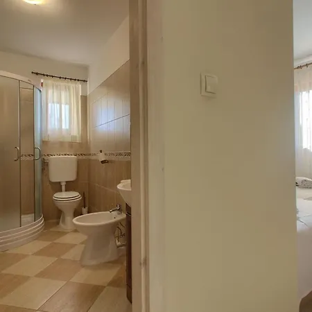 Beautiful Divina With Large Pool, Sauna & Hydrommassage Near Pula, High Level Of Privacy Villa *