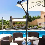 Beautiful Divina With Large Pool, Sauna & Hydrommassage Near Pula, High Level Of Privacy