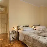 Beautiful Divina With Large Pool, Sauna & Hydrommassage Near Pula, High Level Of Privacy