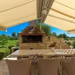Beautiful Divina With Large Pool, Sauna & Hydrommassage Near Pula, High Level Of Privacy Šišan