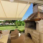 Beautiful Divina With Large Pool, Sauna & Hydrommassage Near Pula, High Level Of Privacy * Šišan