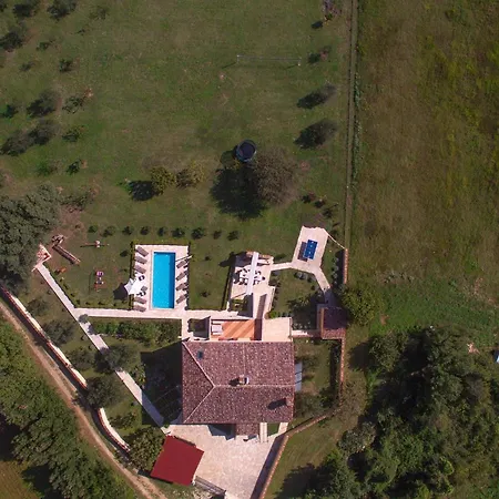 Beautiful Divina With Large Pool, Sauna & Hydrommassage Near Pula, High Level Of Privacy Villa *