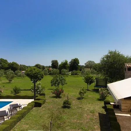 Beautiful Divina With Large Pool, Sauna & Hydrommassage Near Pula, High Level Of Privacy Sisan