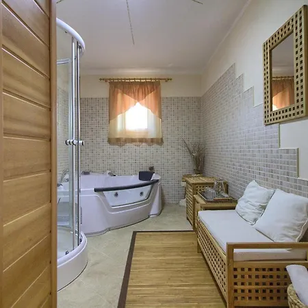 Beautiful Divina With Large Pool, Sauna & Hydrommassage Near Pula, High Level Of Privacy *
