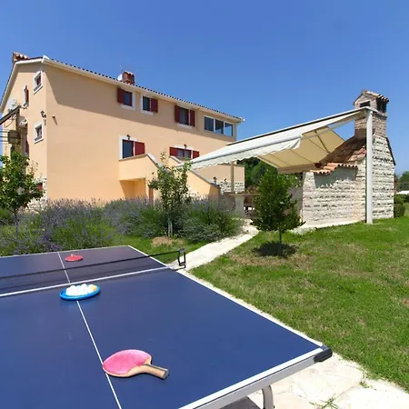Beautiful Divina With Large Pool, Sauna & Hydrommassage Near Pula, High Level Of Privacy Sisan