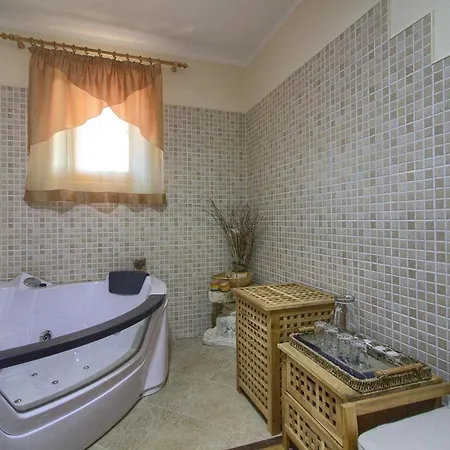 Beautiful Divina With Large Pool, Sauna & Hydrommassage Near Pula, High Level Of Privacy * Šišan