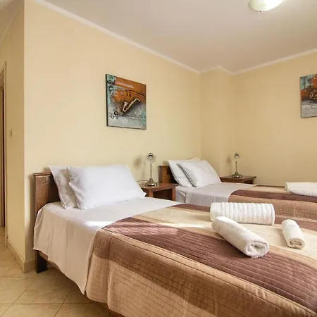Beautiful Divina With Large Pool, Sauna & Hydrommassage Near Pula, High Level Of Privacy Šišan