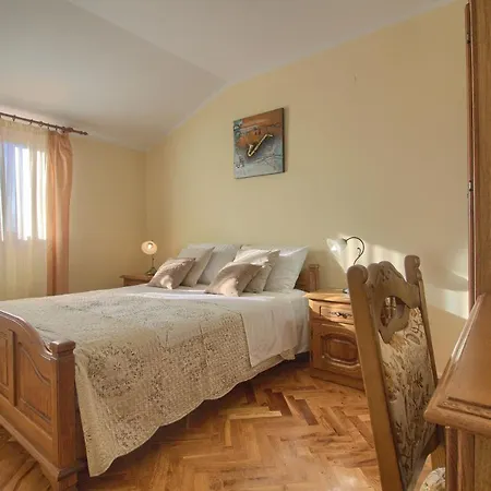Beautiful Divina With Large Pool, Sauna & Hydrommassage Near Pula, High Level Of Privacy * Sisan