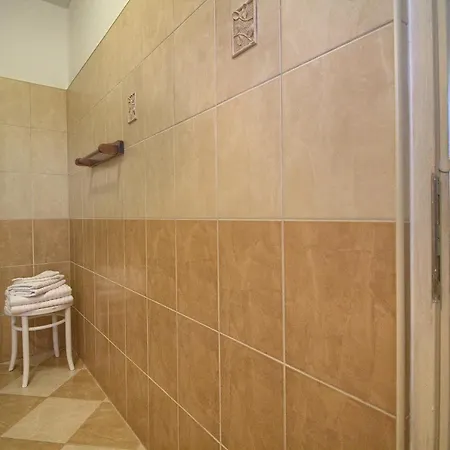 Villa Beautiful Divina With Large Pool, Sauna & Hydrommassage Near Pula, High Level Of Privacy