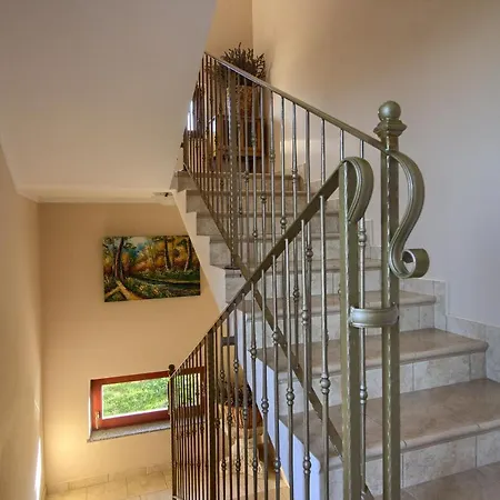 Beautiful Divina With Large Pool, Sauna & Hydrommassage Near Pula, High Level Of Privacy Sisan