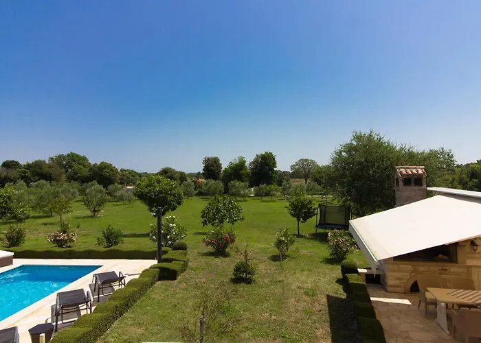 Beautiful Divina With Large Pool, Sauna & Hydrommassage Near Pula, High Level Of Privacy Šišan
